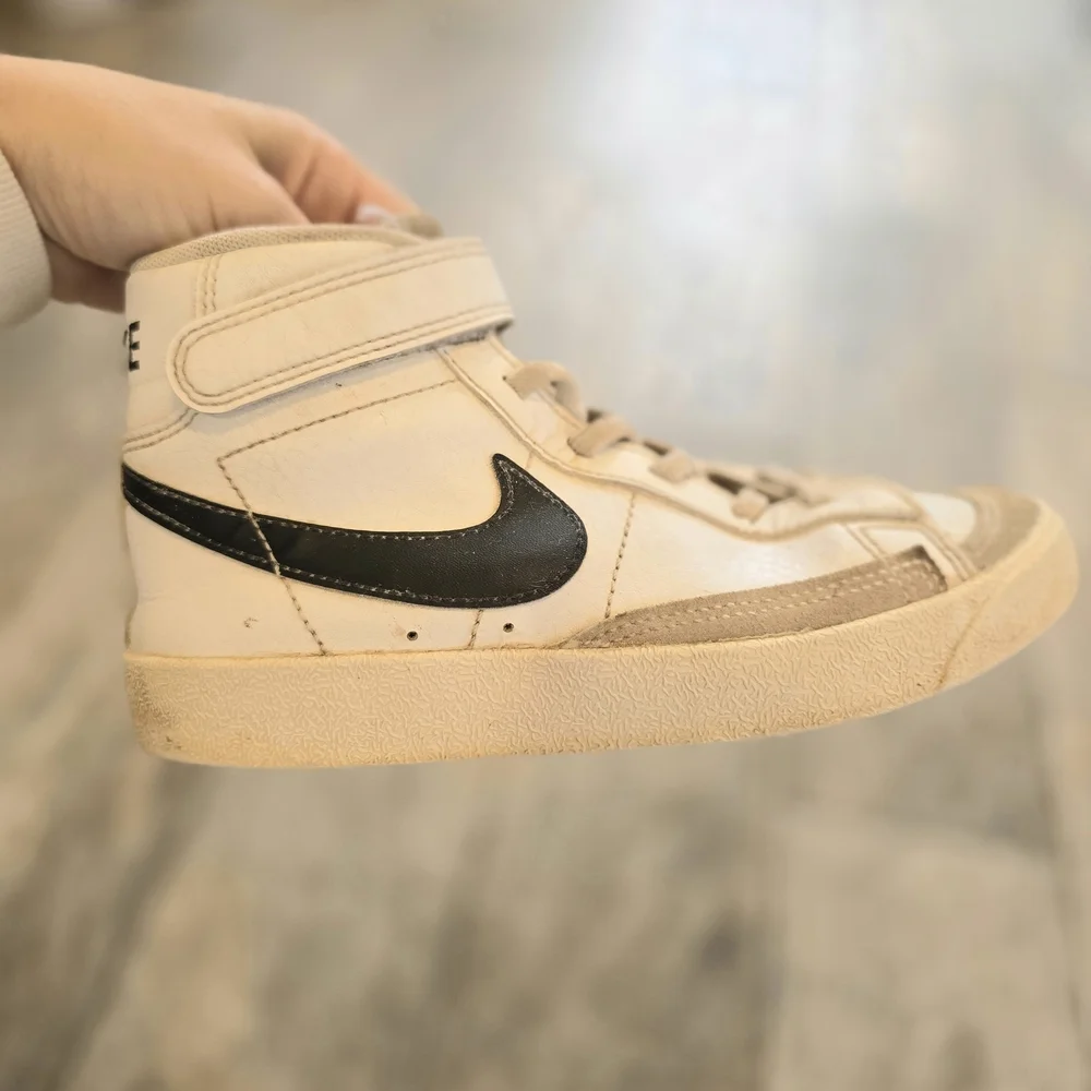 Nike Kids High-Top Sneakers - White and Black